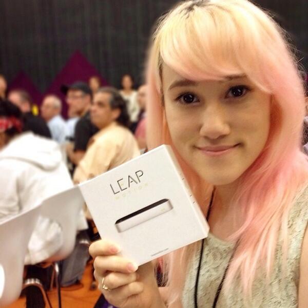 I won @leapmotion for my #spongebobselfie 😁 thanks @BurbankGames and @leapmotion ❤️ http://t.co/tm7ubPQ3v6