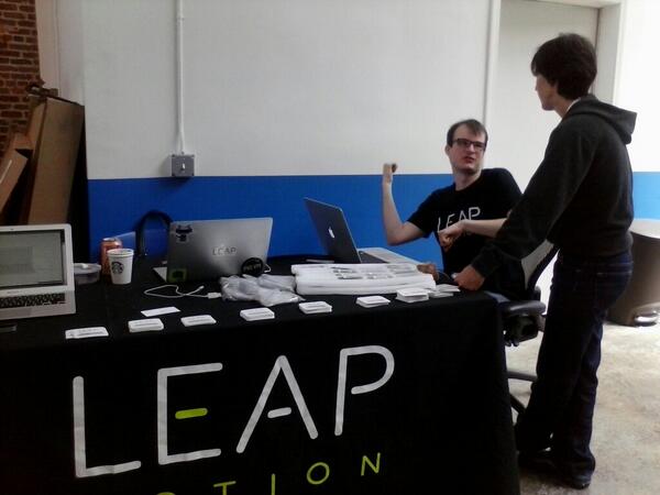 Demo at @LeapMotion at hackathon http://t.co/e5njc873xA @Brainihack http://t.co/bRilc3xvTz