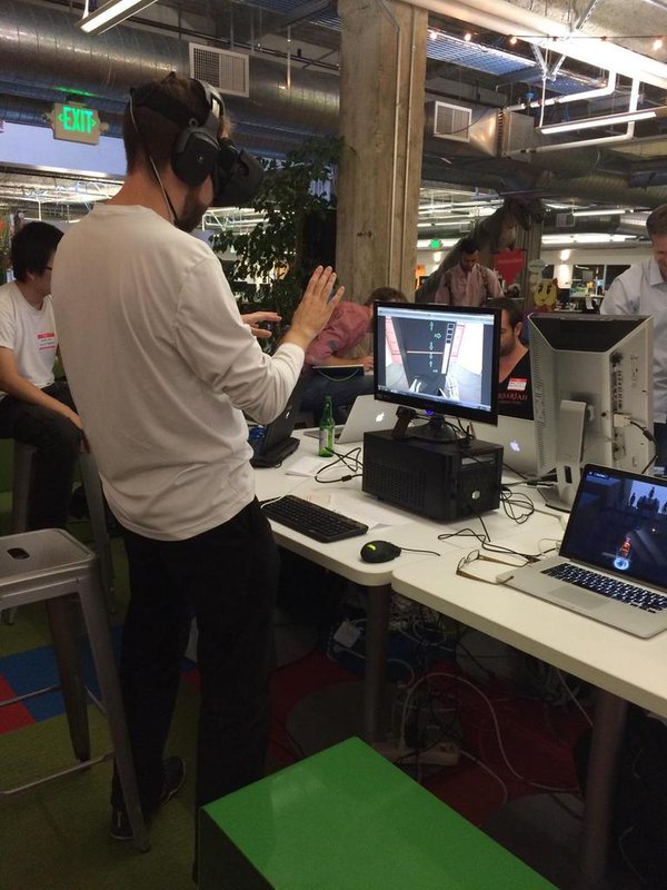 #gdat #3DJam #VR #oculusrift  @LeapMotion people checking out "In space, no one can hear you dance". http://t.co/vWmpH0Uecj